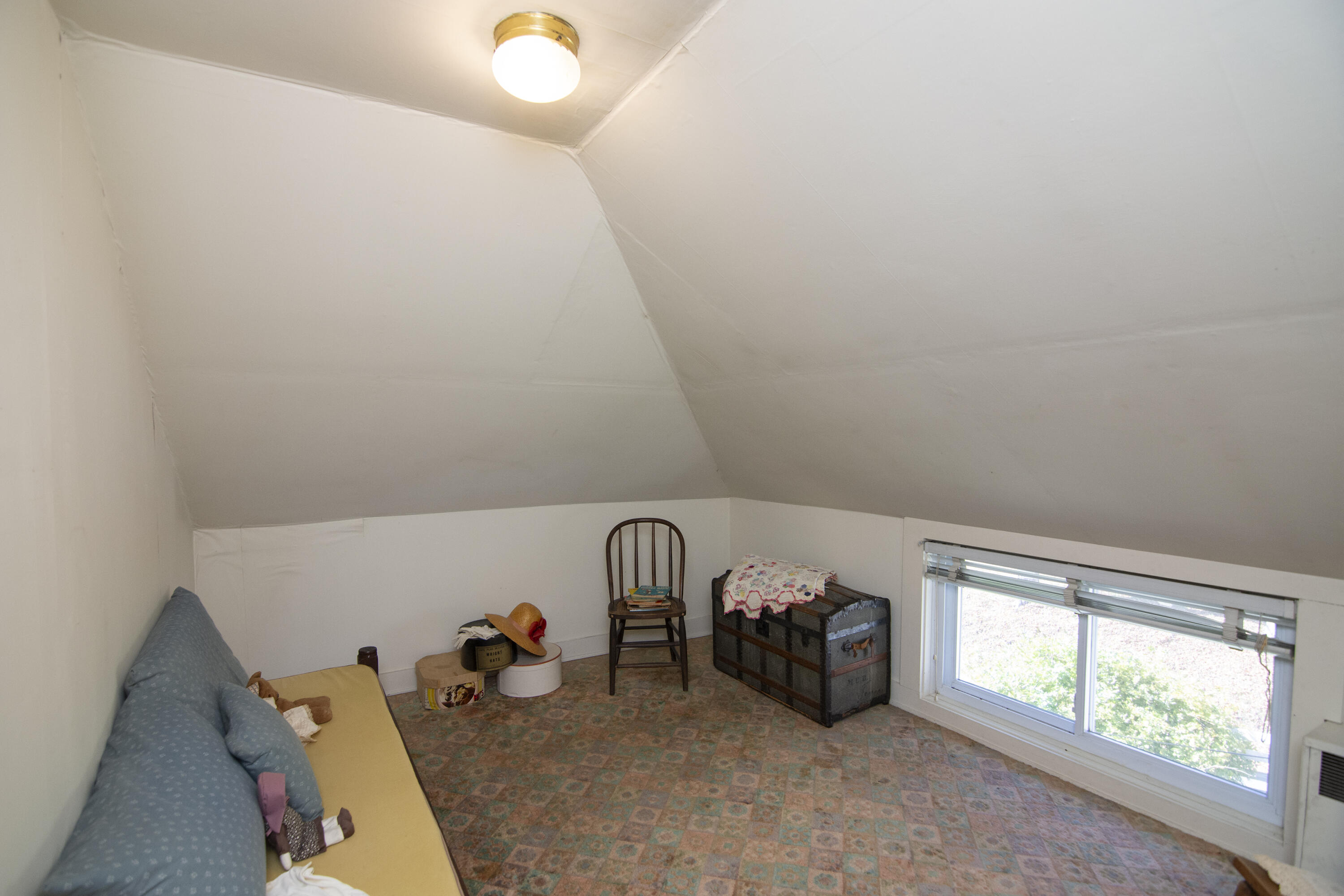 532 N Spring St, Alderson, West Virginia image 37