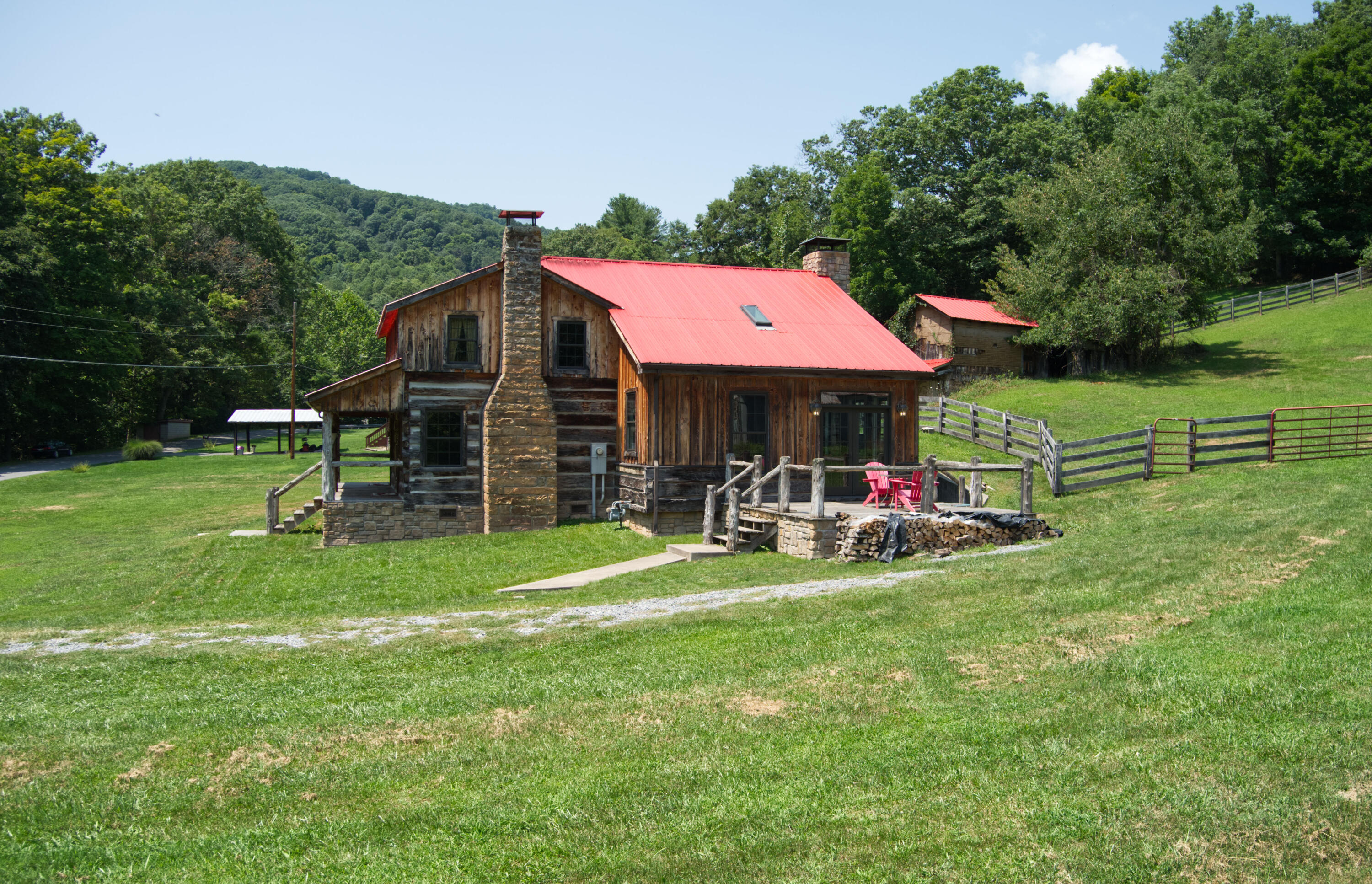 3094 Madams Creek Rd, Hinton, West Virginia image 2