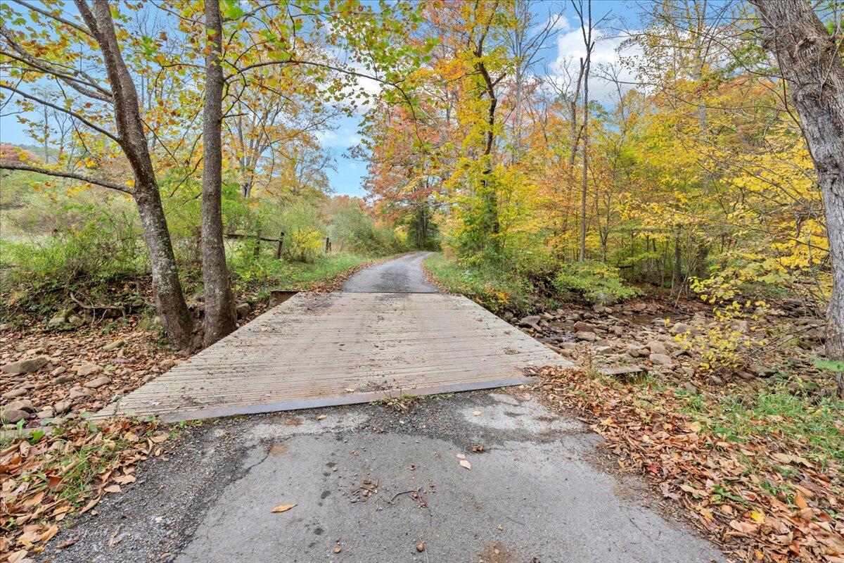 Flynns Creek Road, Williamsburg, West Virginia image 27