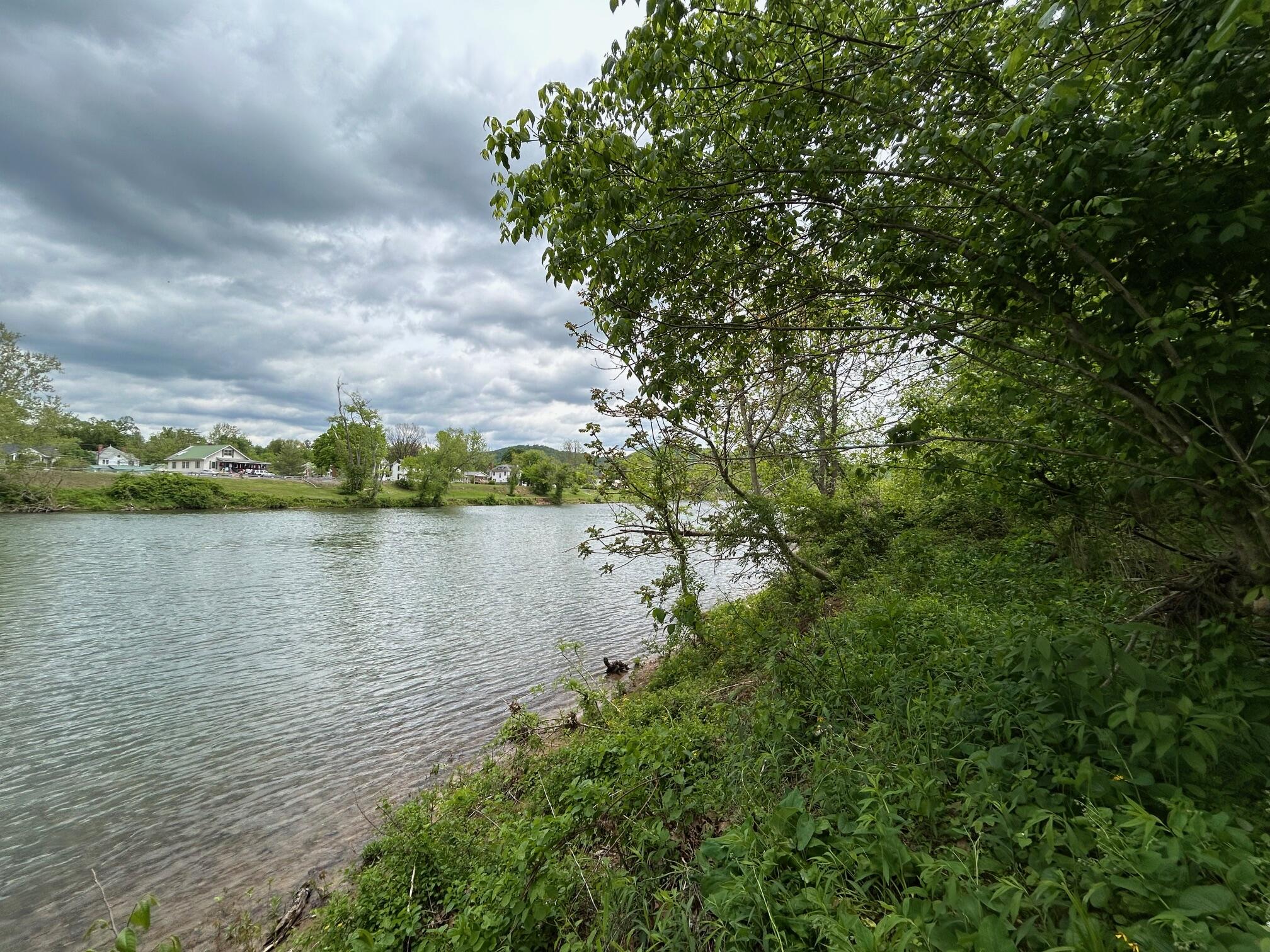Howell St, Alderson, West Virginia image 30