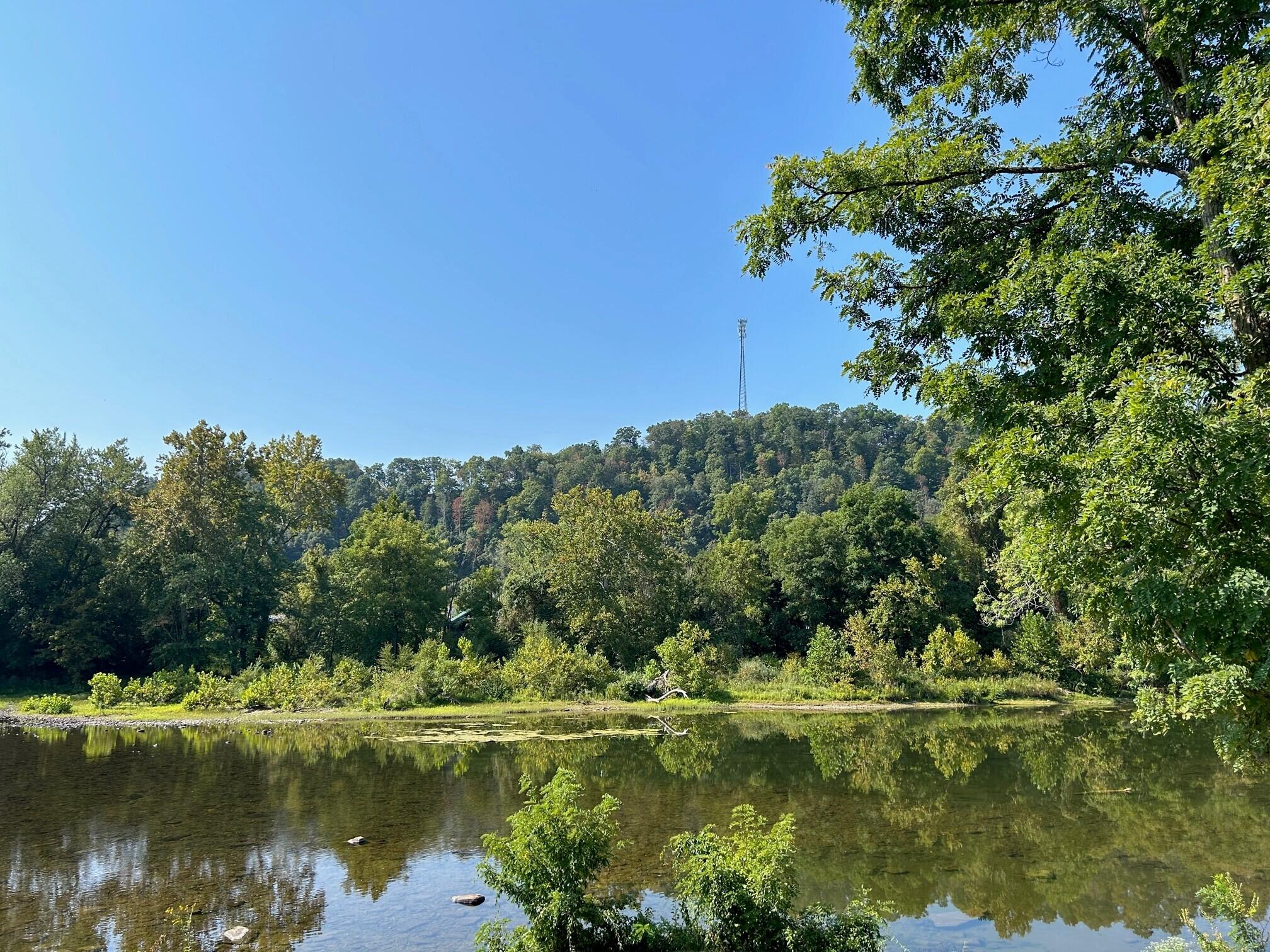 Howell St, Alderson, West Virginia image 10