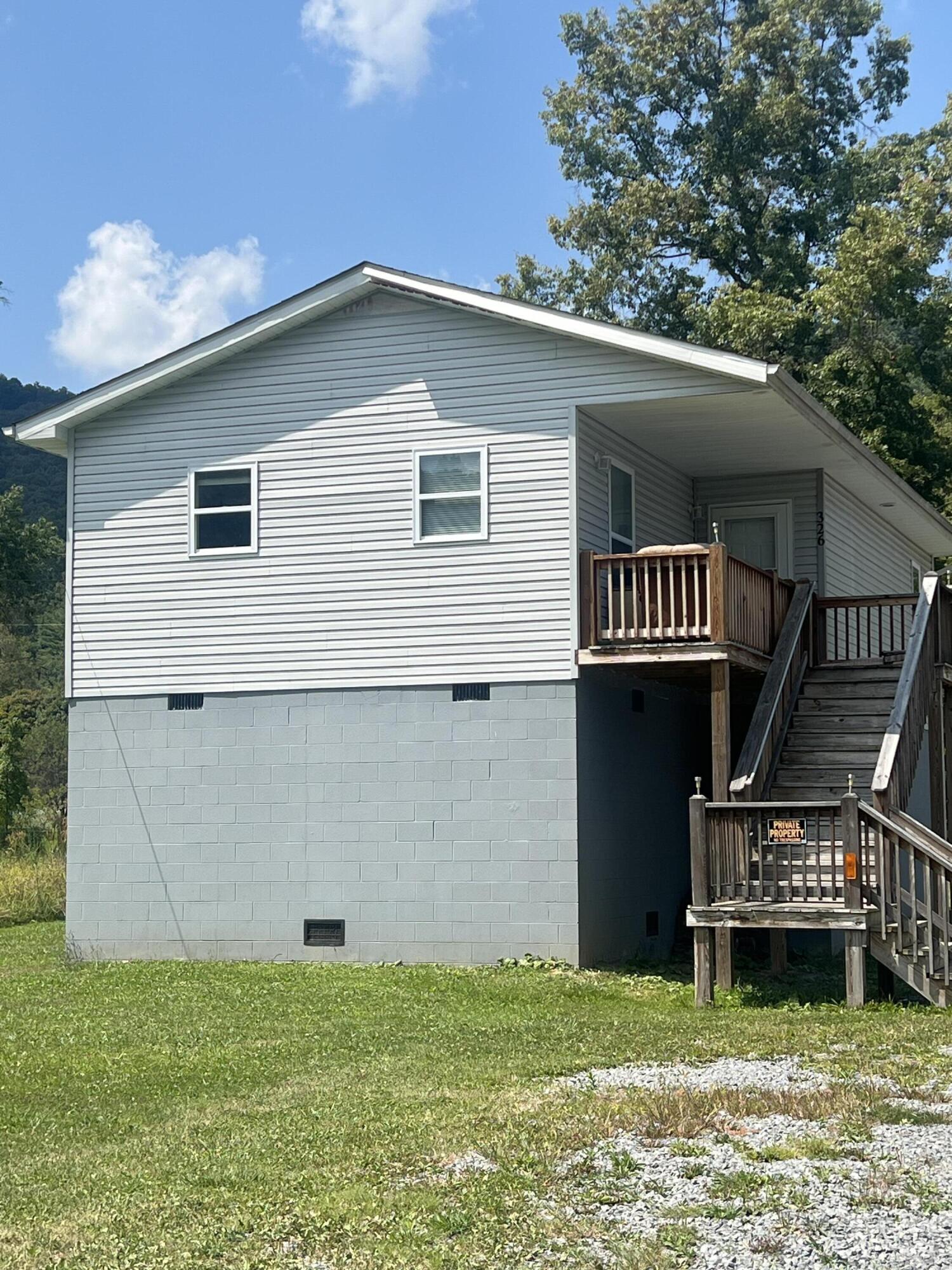 326 Valley Ave, Rainelle, West Virginia image 2