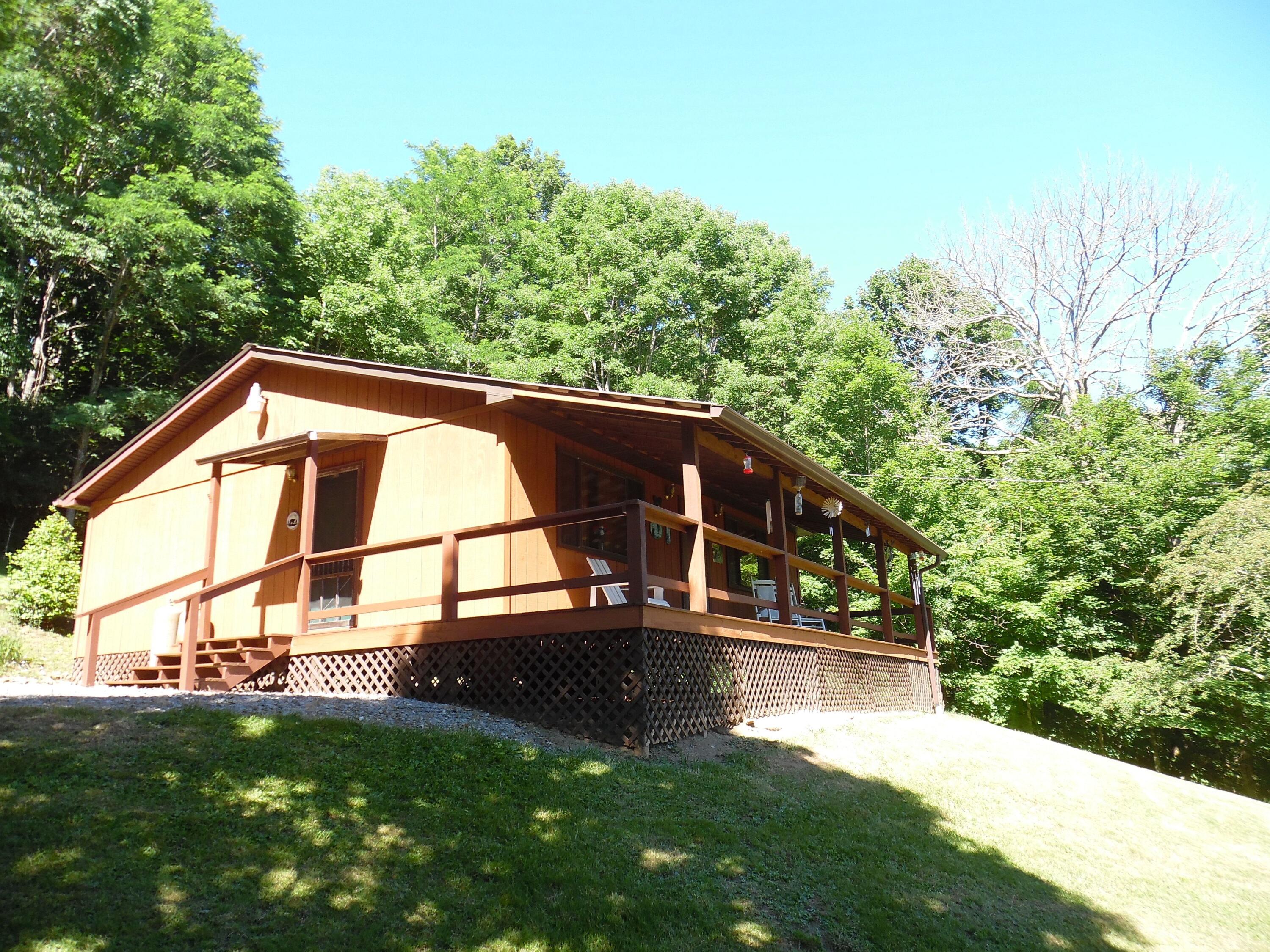 1180 Black Bear Trail, Hillsboro, West Virginia image 2