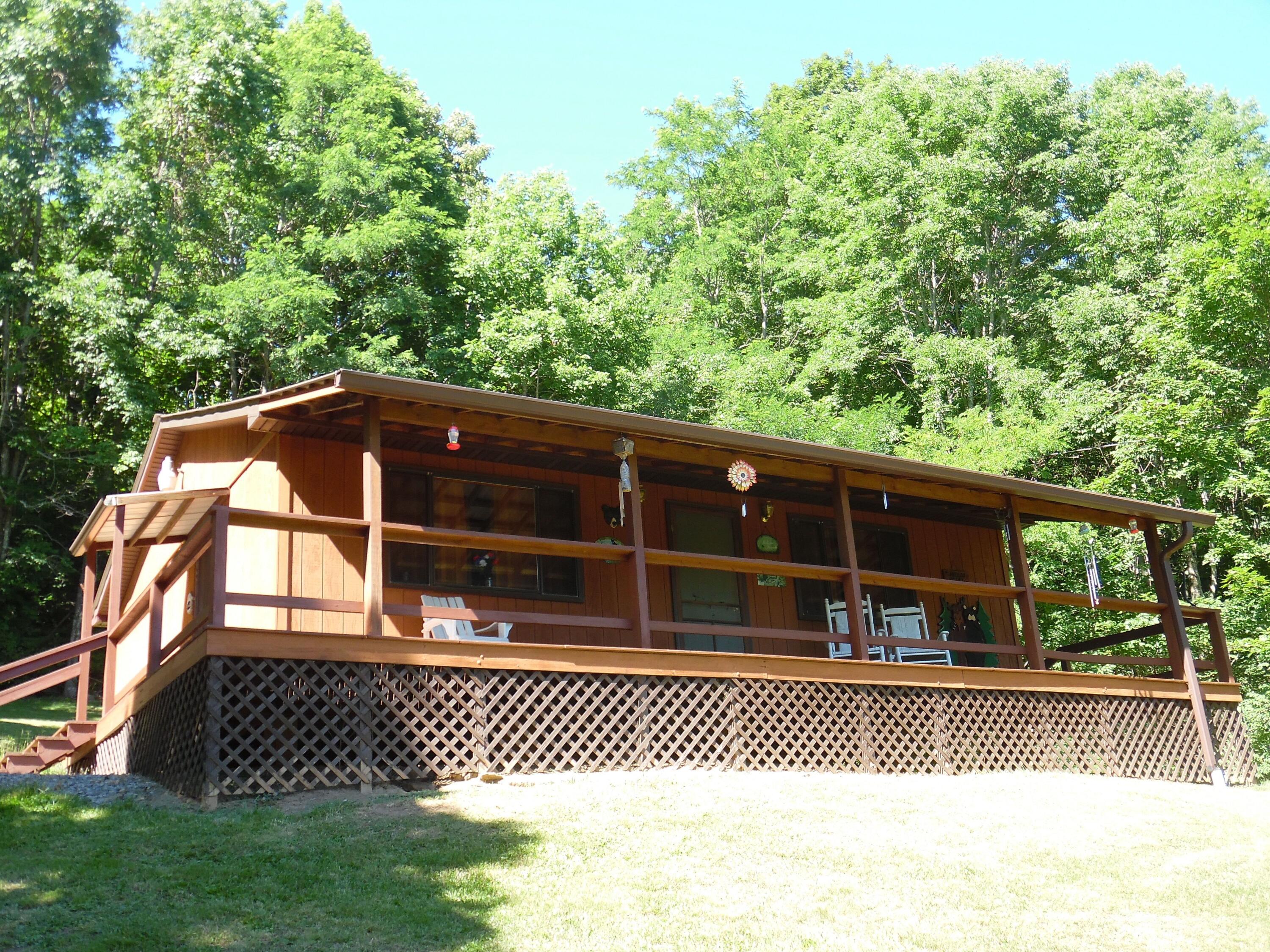 1180 Black Bear Trail, Hillsboro, West Virginia image 1