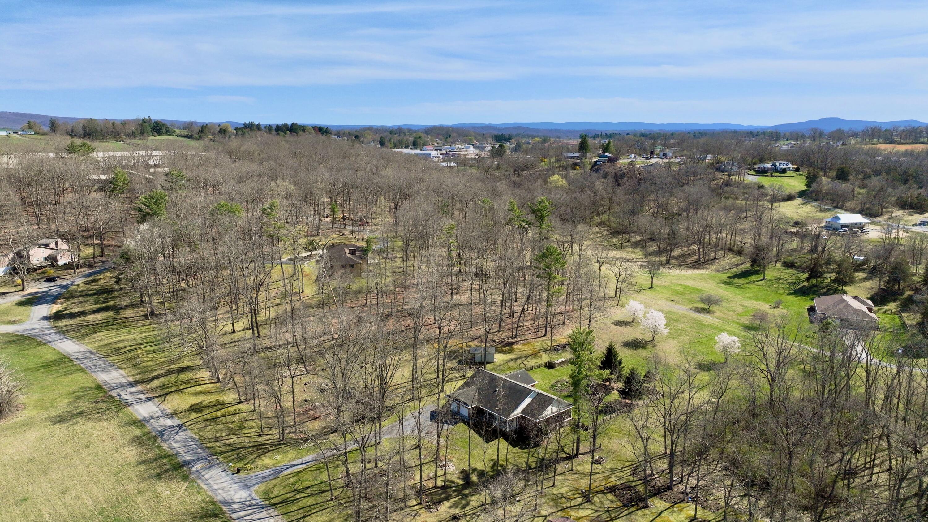 270 N Meadow Ln, Lewisburg, Pennsylvania image 5