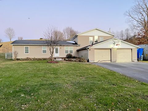 Homes For Sale - 90 Black Oak Rd<br/> Summersville, WV 26651