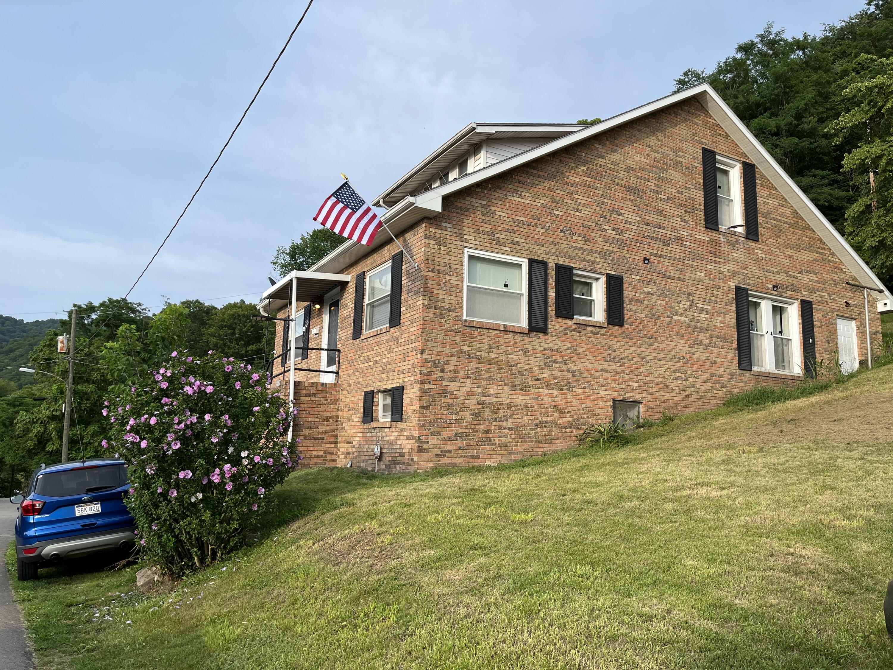 1320 Fayette St #7, 8, 9, Hinton, West Virginia image 1