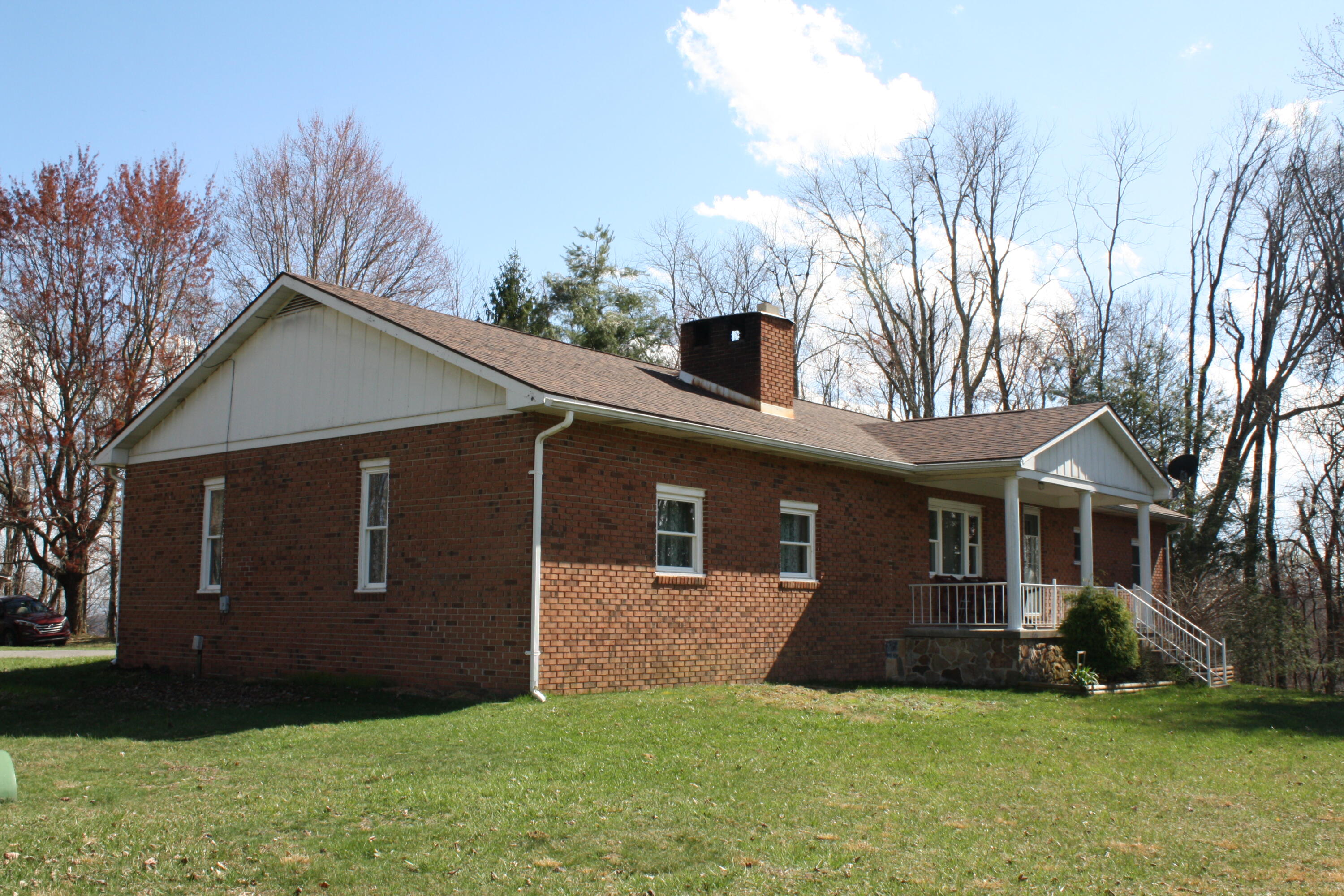4284 Elk Knob Rd, Hinton, West Virginia image 3