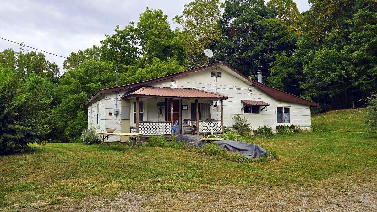 7828 Stephenson Basin Road, Mullens, West Virginia image 2