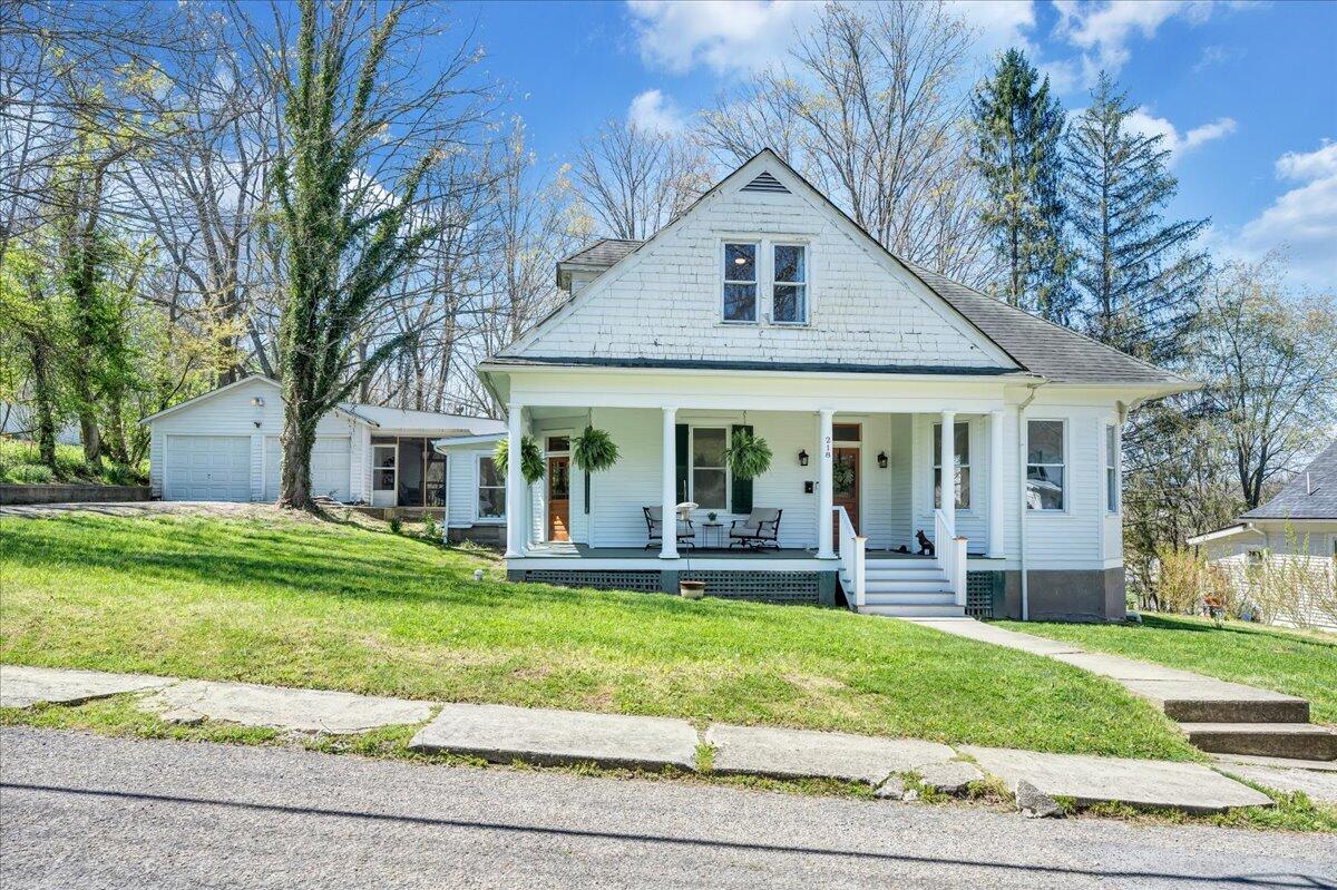 218 Chestnut St #SOLD BY THE BOUNDARY, Lewisburg, West Virginia image 4