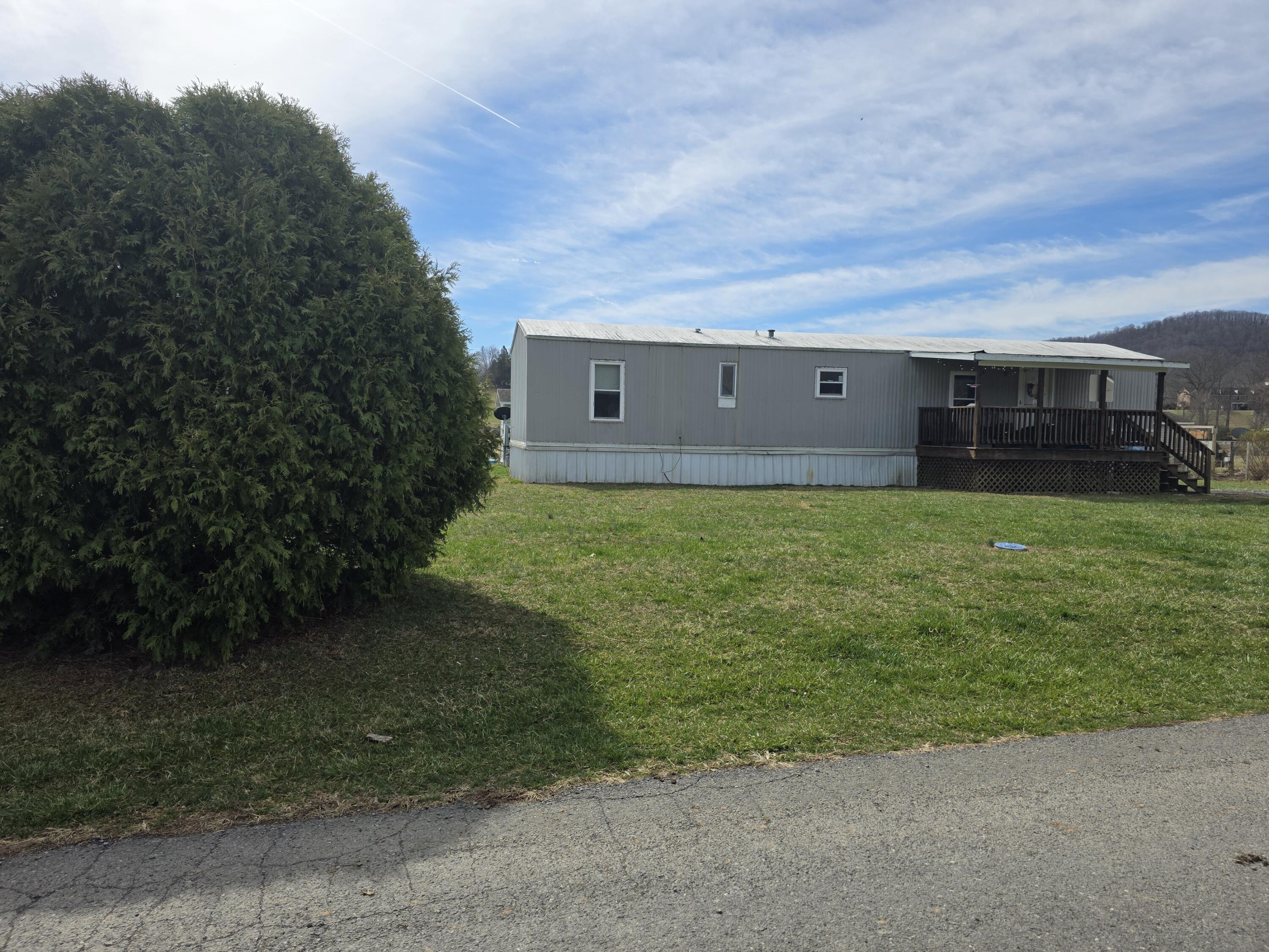 323 Weikle Drive #252, Alderson, West Virginia image 1