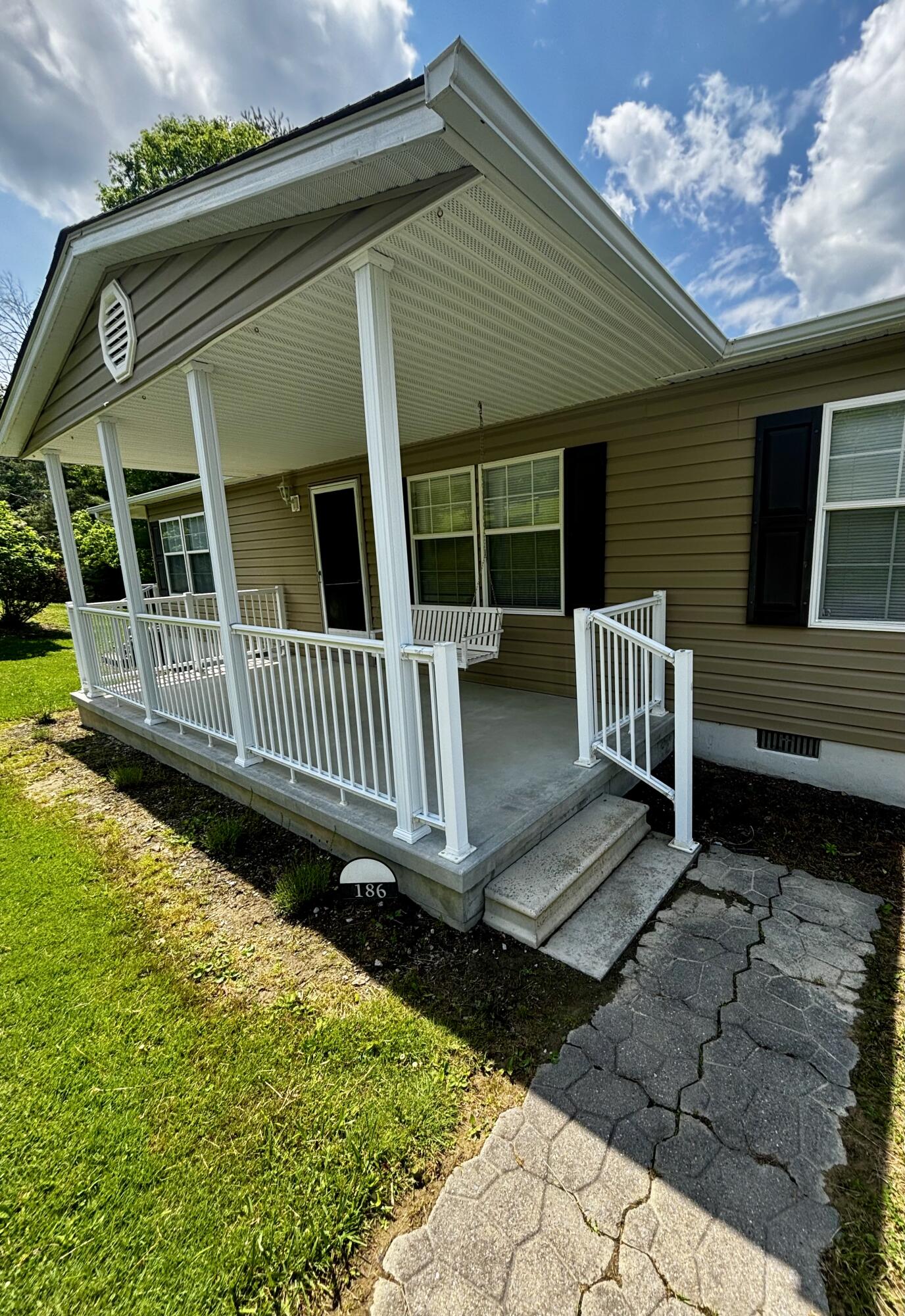 186 Honeysuckle Ln, Lewisburg, Pennsylvania image 3