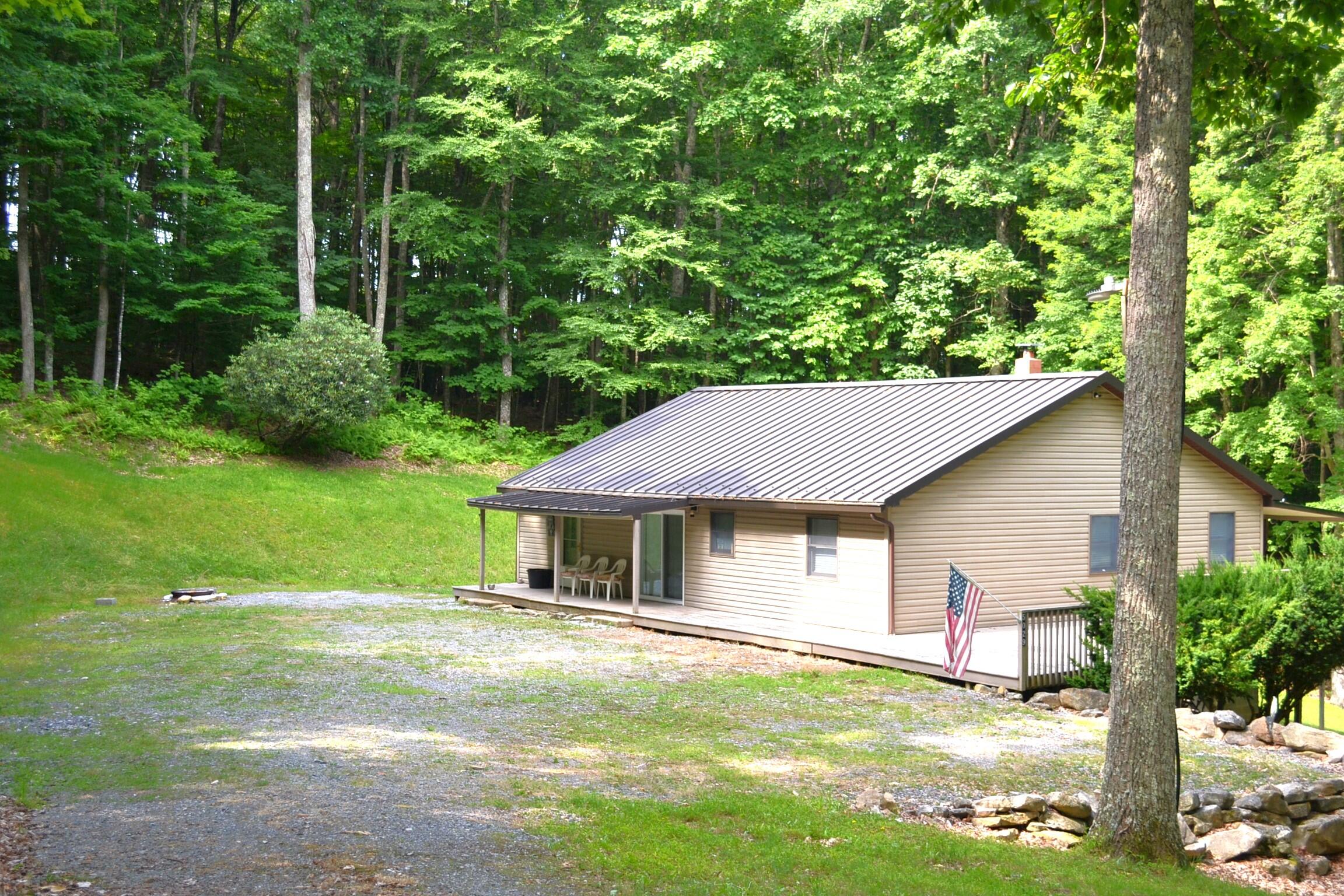 5029 S Lobelia Rd, Hillsboro, West Virginia image 2