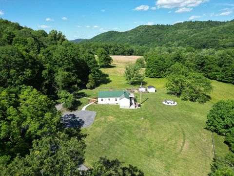Homes For Sale - 1999 Rockland Rd<br/> Ronceverte, WV 24970