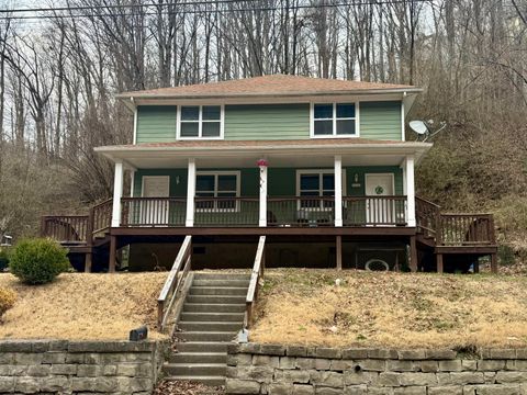 Homes For Sale - 346 Mcdowell St<br/> Welch, WV 24801