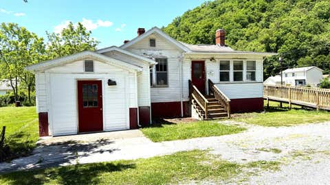 Homes For Sale - 806 9th St<br/> Marlinton, WV 24954