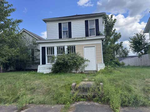 Homes For Sale - 2443 Collis Ave<br/> Cabell County, Huntington, WV 25703