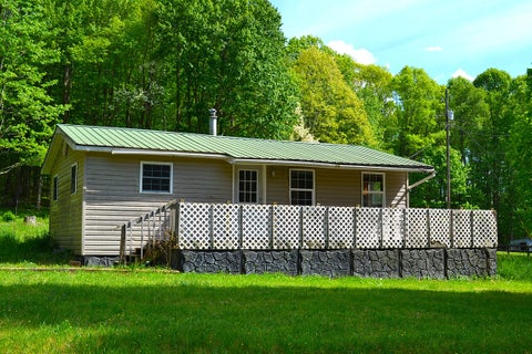 Homes For Sale - 273 Hundley Ln<br/> Greenbrier County, Charmco, WV 25958