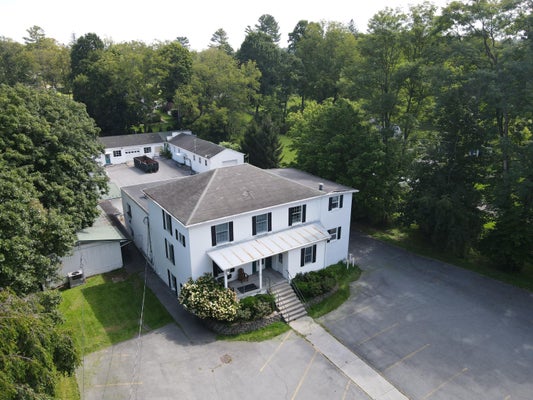 197 CHESTNUT ST, LEWISBURG, WV 24901 - Image 4dc6ea8d9540d4eafb6d1da561167f57/3621578936