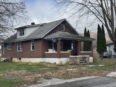 Apartment For Sale - 1114 Third Ave<br/> Marlinton, WV 24954