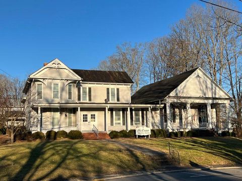 Homes For Sale - 150-156 Courtney Dr<br/> Lewisburg, WV 24901