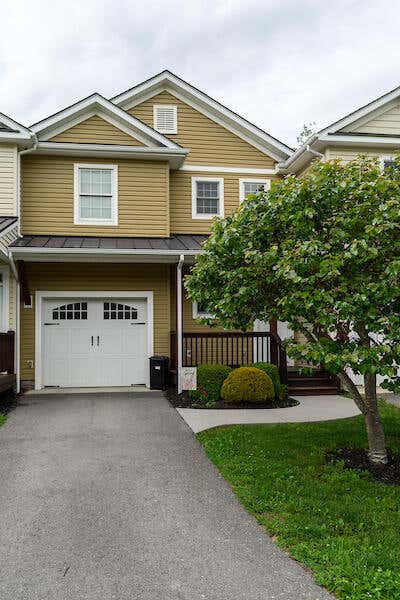Townhouse For Sale - 159 Eloise Cir<br/> Greenbrier County, White Sulphur Springs, WV 24986