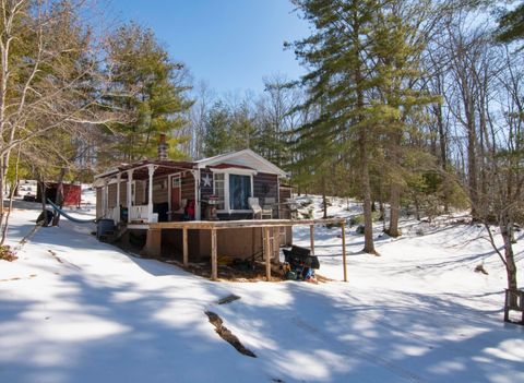 Homes For Sale - 6275 Knobs Road<br/> Union, WV 24983