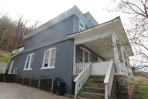 Apartment For Sale - 98 Herman St<br/> Hinton, WV 25951