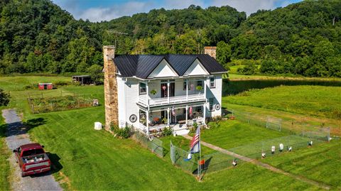 Homes For Sale - 8079 Wayside Creamery Rd<br/> Alderson, WV 24910