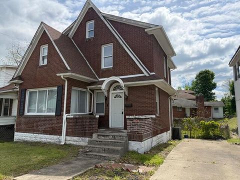 Homes For Sale - 107 E C St<br/> Beckley, WV 25801