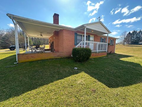 Homes For Sale - 10424 Muddy Creek Mountain Rd<br/> Lewisburg, WV 24901