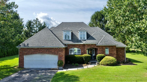 172 OLD WHITE DR, LEWISBURG, WV 24901 - Image c682003d18b3a970c8ec27ed508a3fd1/590243795