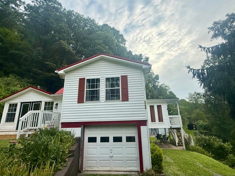 Homes For Sale - 3798 Rich Creek Rd<br/> Mercer County, Rock, WV 24747