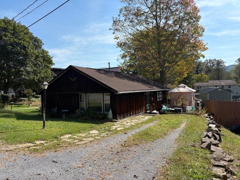 Homes For Sale - 753 Old White Trl<br/> White Sulphur Springs, WV 24986