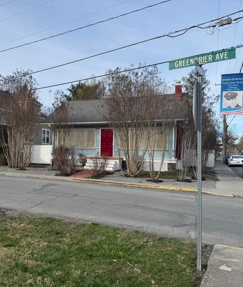 Apartment For Sale - 218 Greenbrier Avenue<br/> White Sulphur Springs, WV 24986
