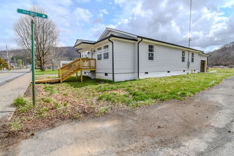 Apartment For Sale - 196 Greenbrier Ave<br/> Rainelle, WV 25962