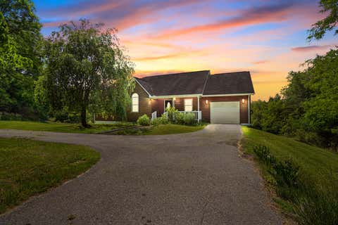 Homes For Sale - 186 Health Center Dr<br/> Union, WV 24983