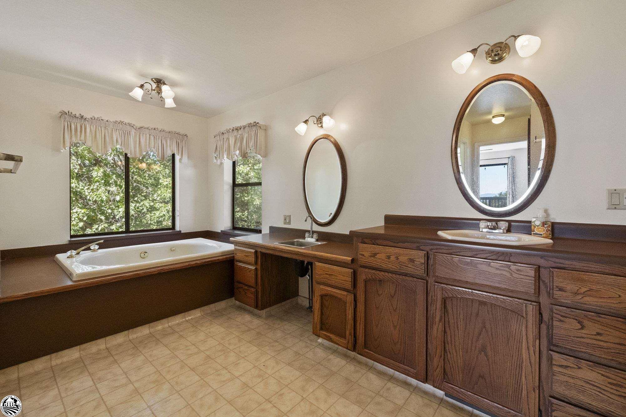 Sonora, California 95370, United States, 3 Bedrooms Bedrooms, ,3 BathroomsBathrooms,Residential,Active,40718