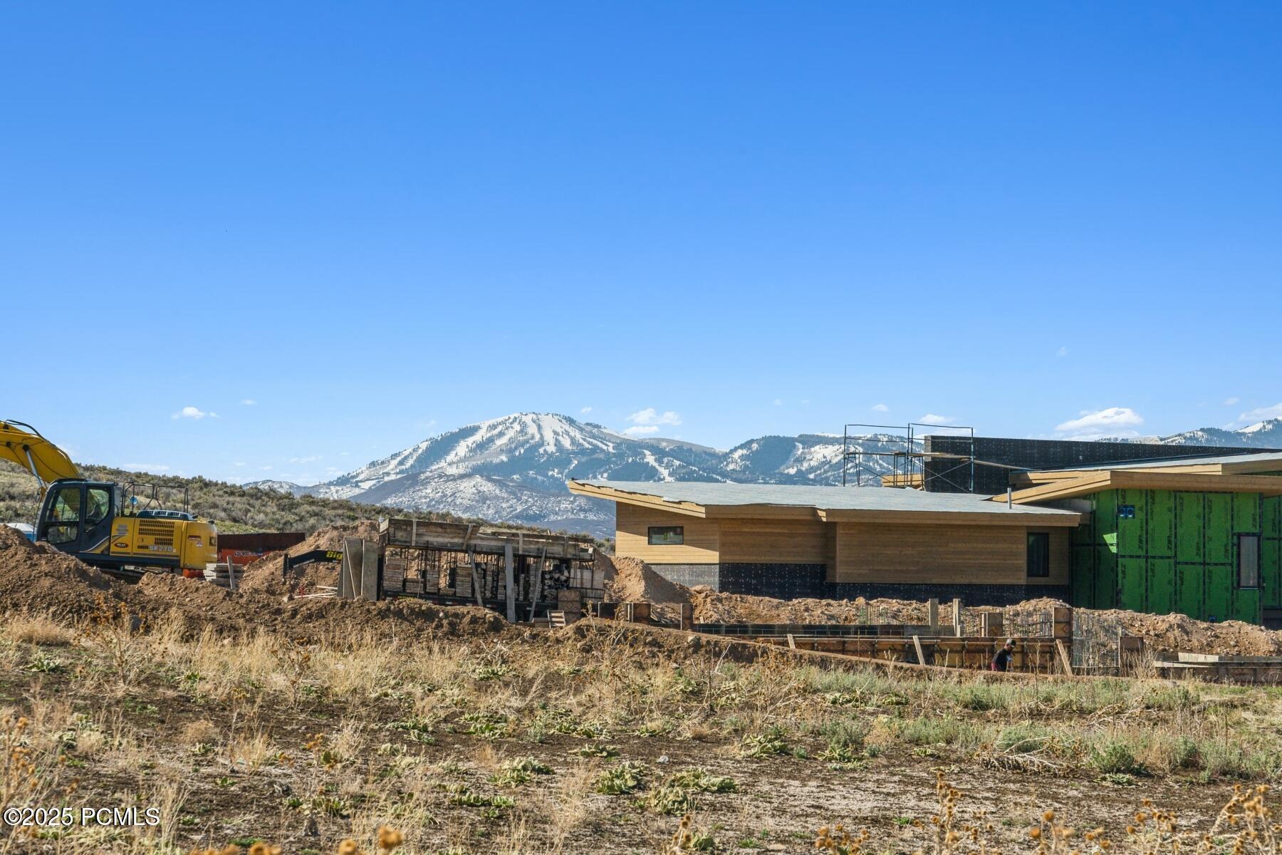 Park City, Utah 84098, United States, 4 Bedrooms Bedrooms, ,6 BathroomsBathrooms,Residential,Pending,189482