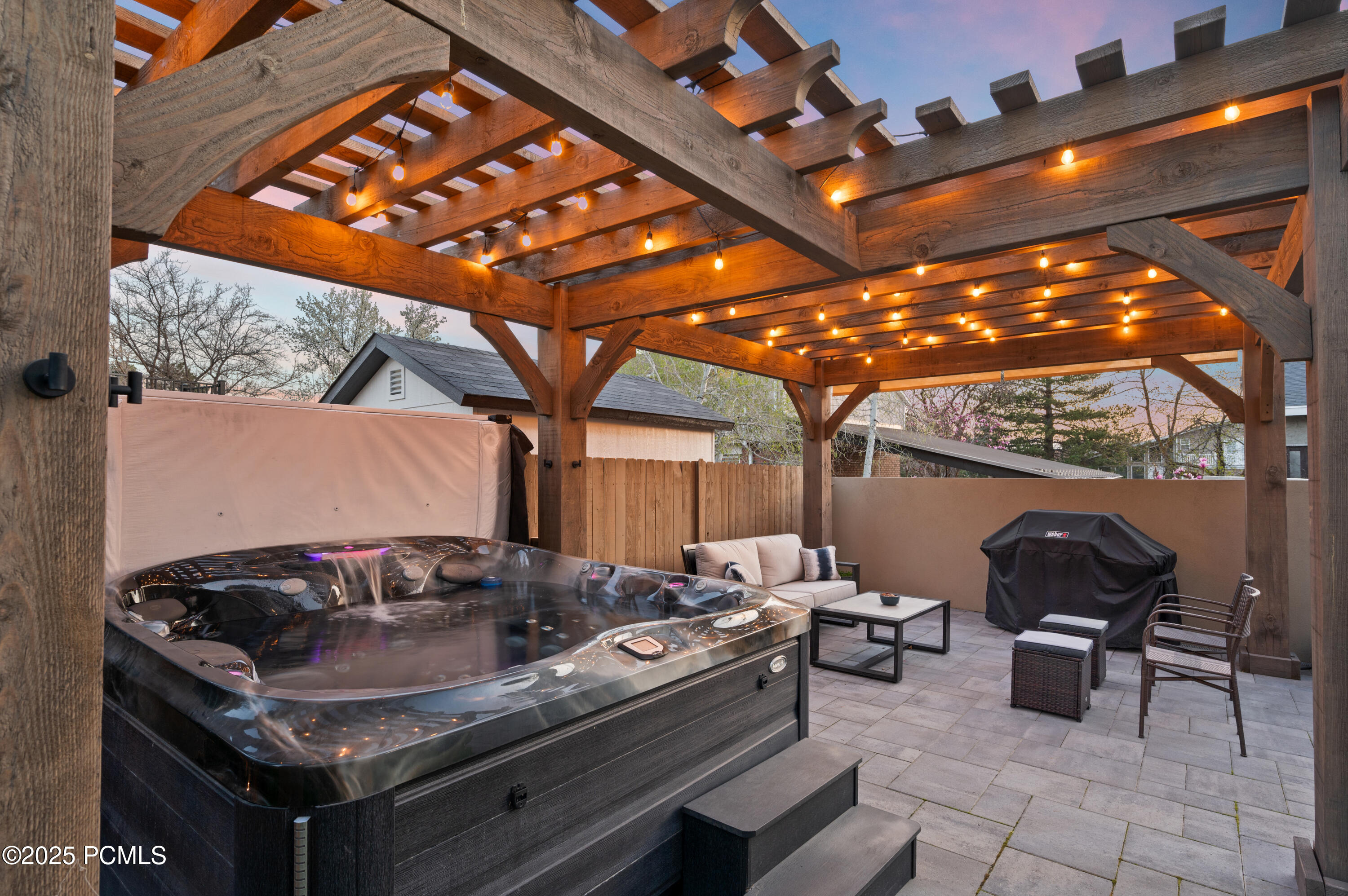 9002 S Huckleberry Ct Ct, Sandy, Utah image 4