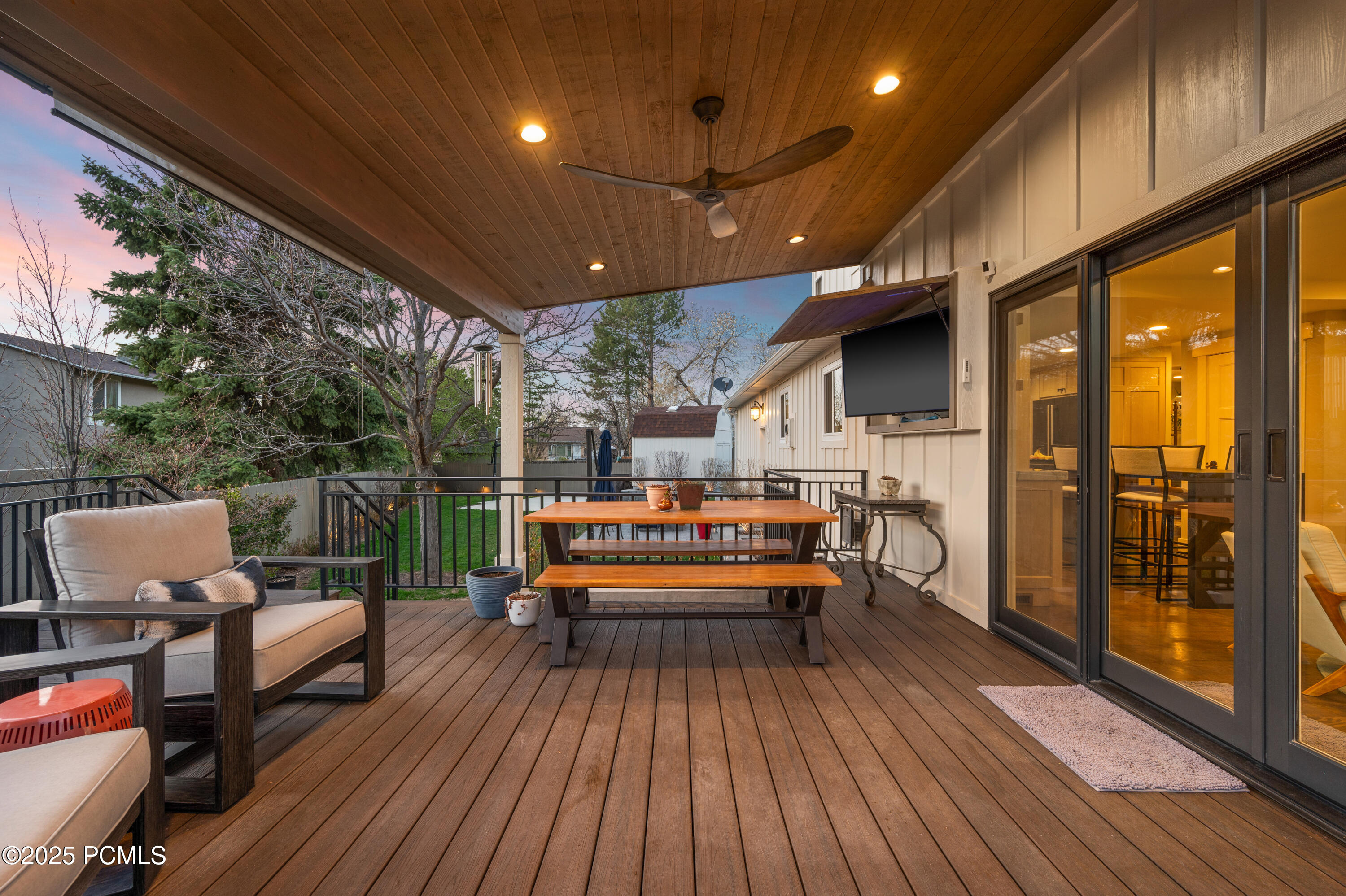 9002 S Huckleberry Ct Ct, Sandy, Utah image 3