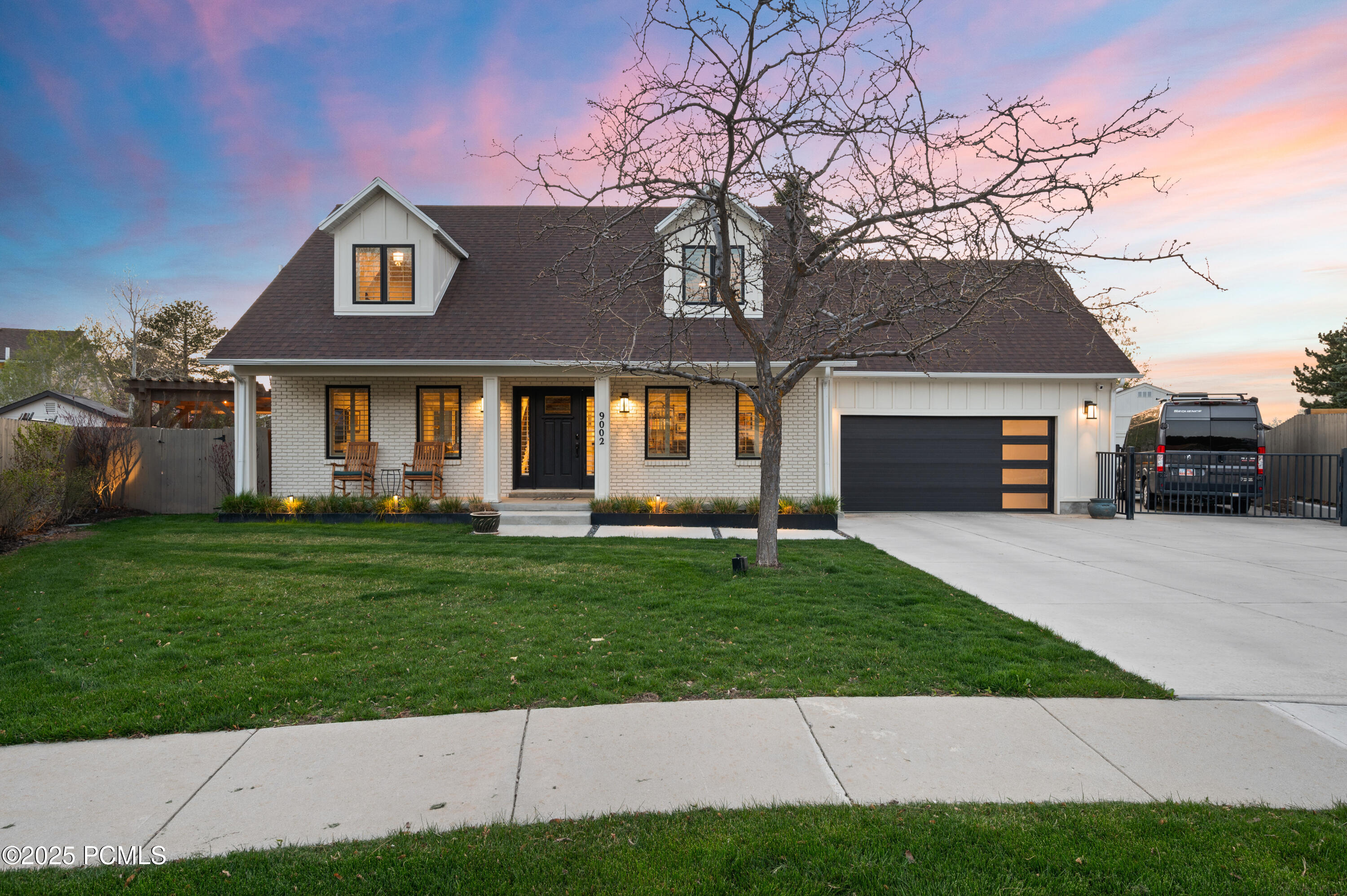 9002 S Huckleberry Ct Ct, Sandy, Utah image 1