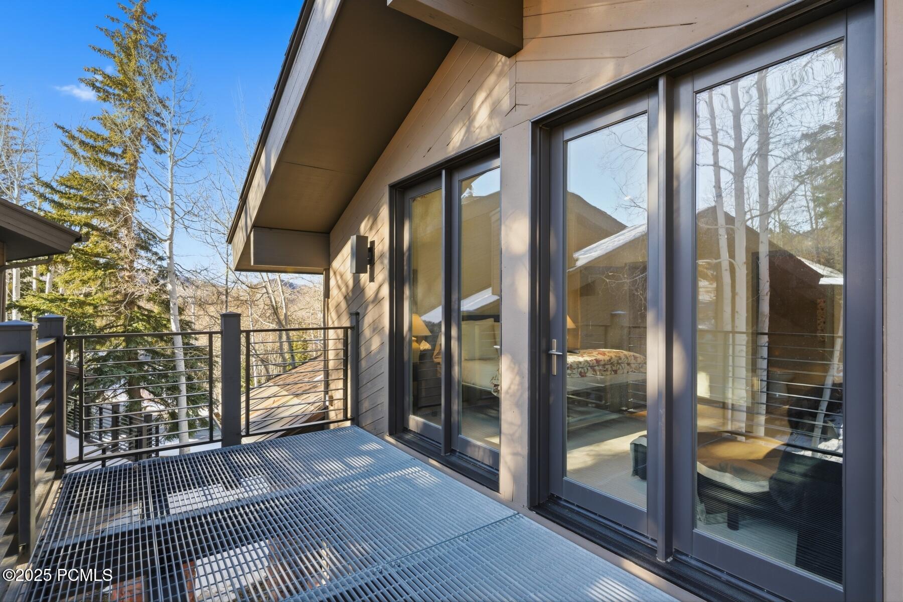 Park City, Utah 84060, United States, 4 Bedrooms Bedrooms, ,5 BathroomsBathrooms,Residential,Active,255505