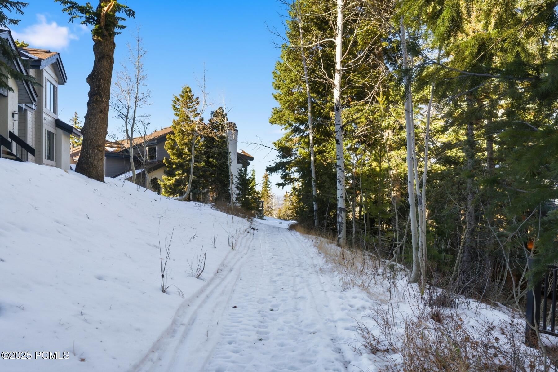 Park City, Utah 84060, United States, 4 Bedrooms Bedrooms, ,5 BathroomsBathrooms,Residential,Active,255505