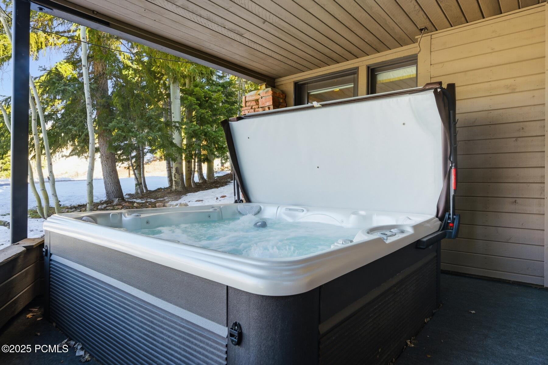 Park City, Utah 84060, United States, 4 Bedrooms Bedrooms, ,5 BathroomsBathrooms,Residential,Active,255505