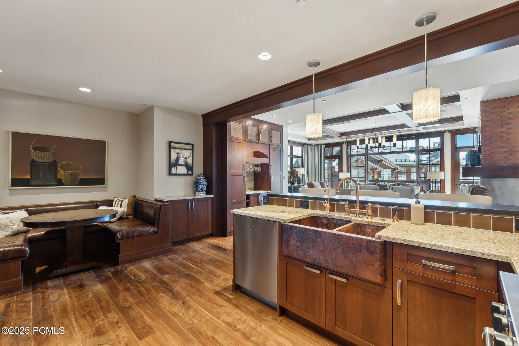 Park City, Utah 84060, United States, 3 Bedrooms Bedrooms, ,4 BathroomsBathrooms,Residential,Pending,97546