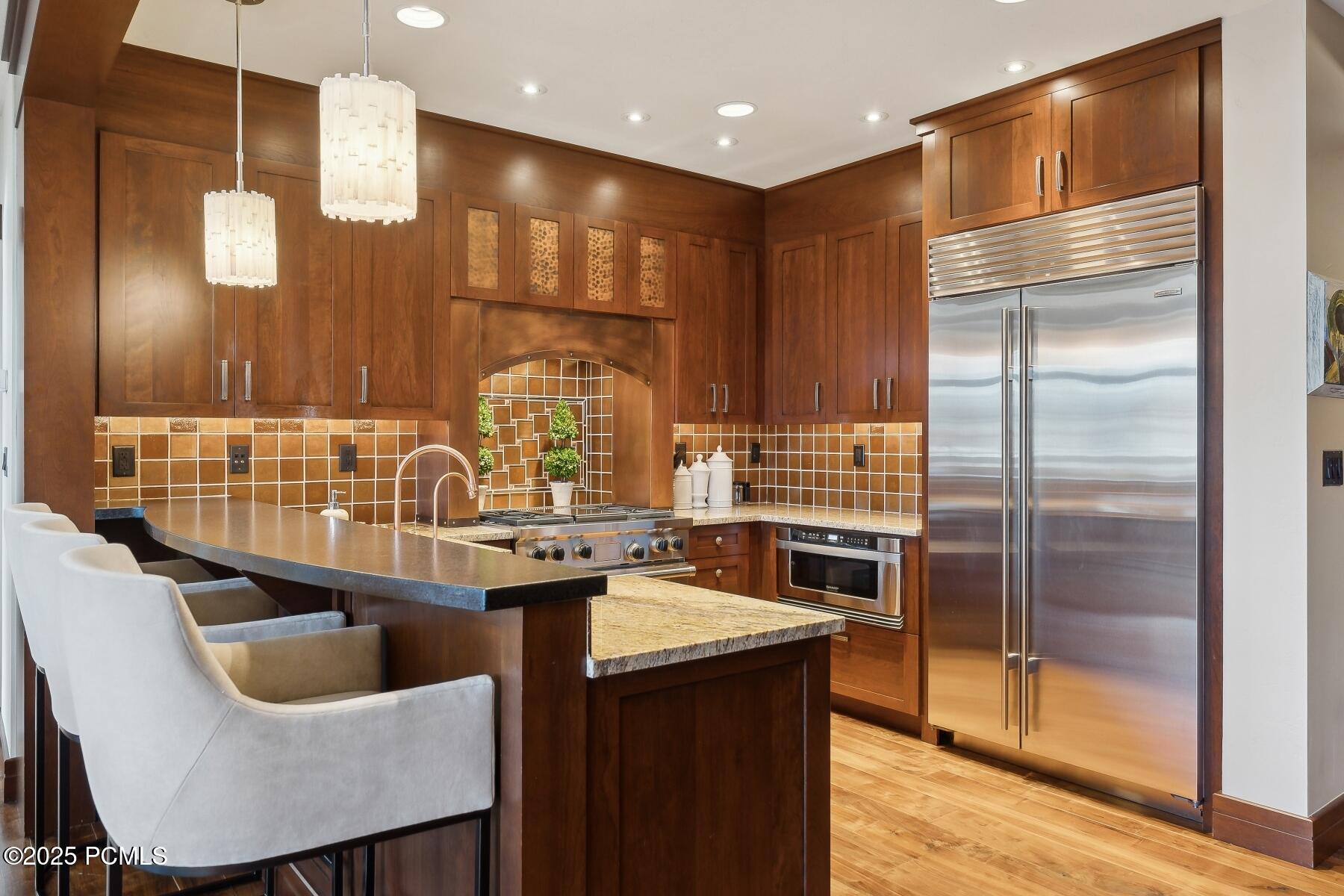 Park City, Utah 84060, United States, 3 Bedrooms Bedrooms, ,4 BathroomsBathrooms,Residential,Pending,97546