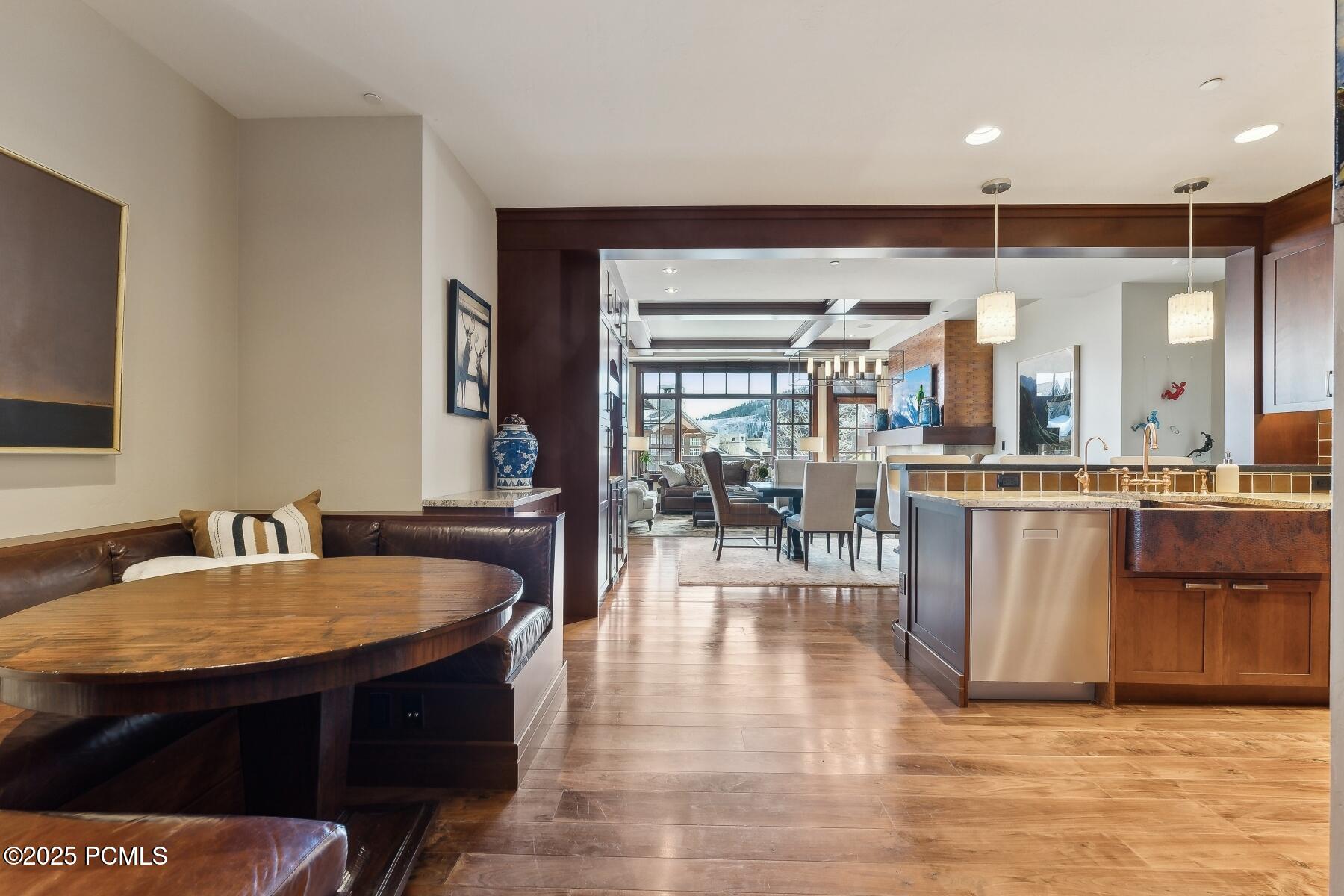 Park City, Utah 84060, United States, 3 Bedrooms Bedrooms, ,4 BathroomsBathrooms,Residential,Pending,97546