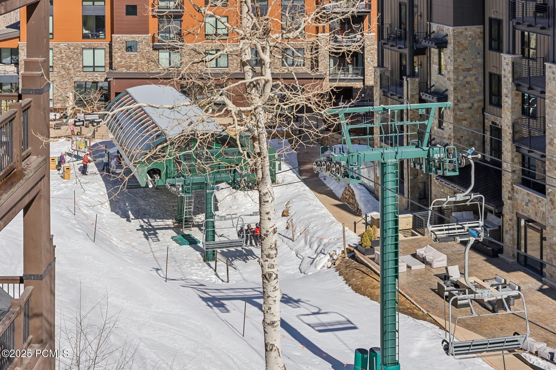 Park City, Utah 84060, United States, 3 Bedrooms Bedrooms, ,4 BathroomsBathrooms,Residential,Pending,97546