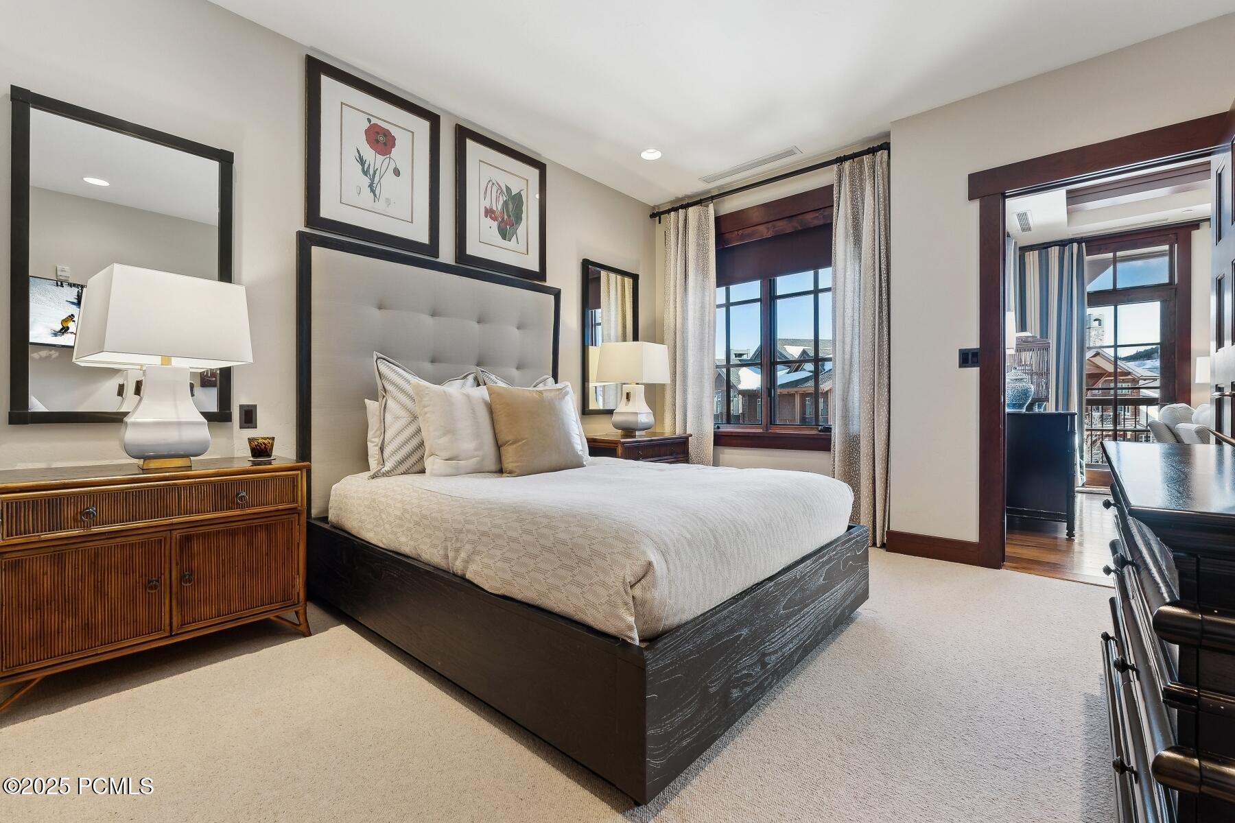 Park City, Utah 84060, United States, 3 Bedrooms Bedrooms, ,4 BathroomsBathrooms,Residential,Pending,97546